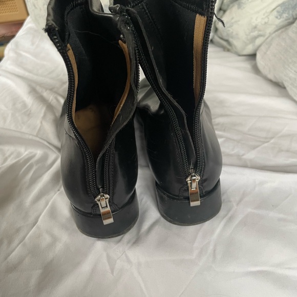 Black Women's Tabi Shoes - Picture 3 of 5